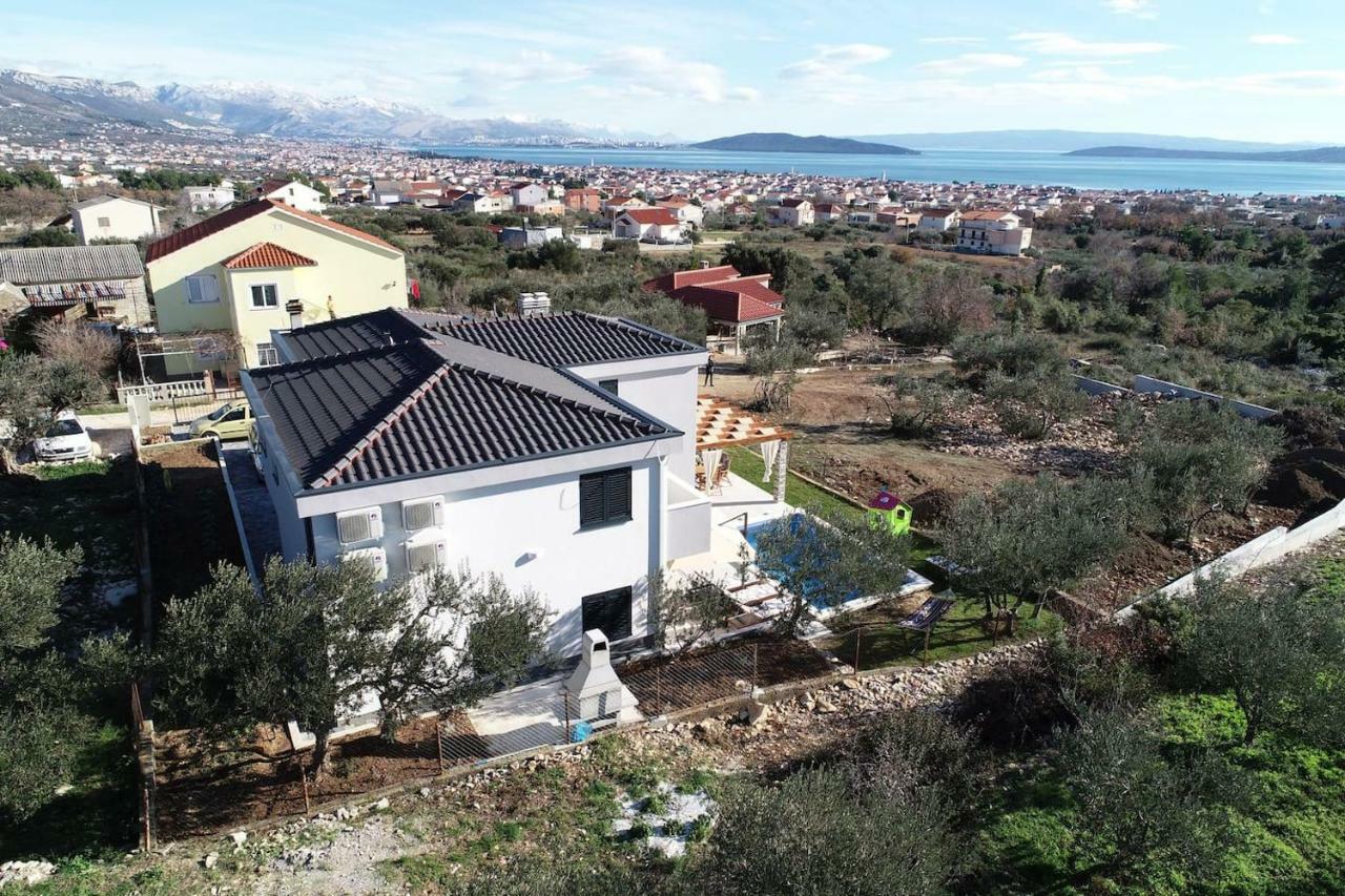 The Globetrotter'S Residence Kaštel Novi Exteriör bild