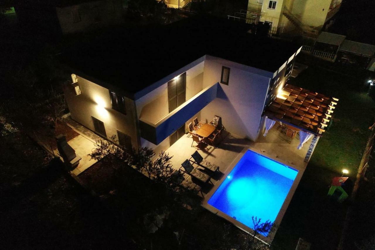 The Globetrotter'S Residence Kaštel Novi Exteriör bild